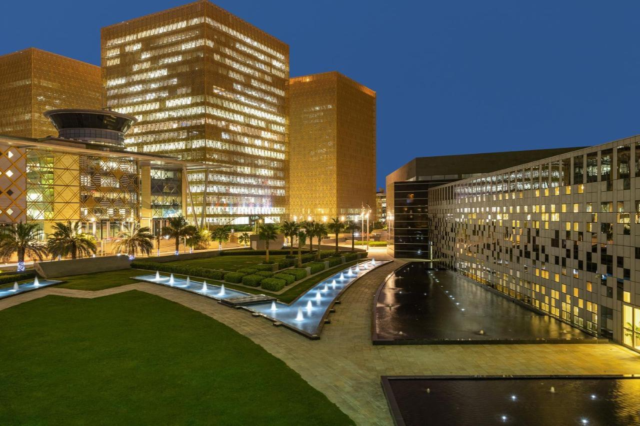 Crowne Plaza Riyadh - Rdc Hotel & Convention By Ihg Extérieur photo The University of Pretoria's Faculty of Law