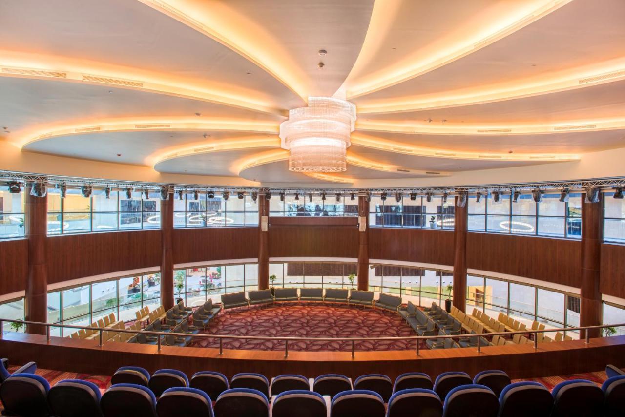 Crowne Plaza Riyadh - Rdc Hotel & Convention By Ihg Extérieur photo The main auditorium