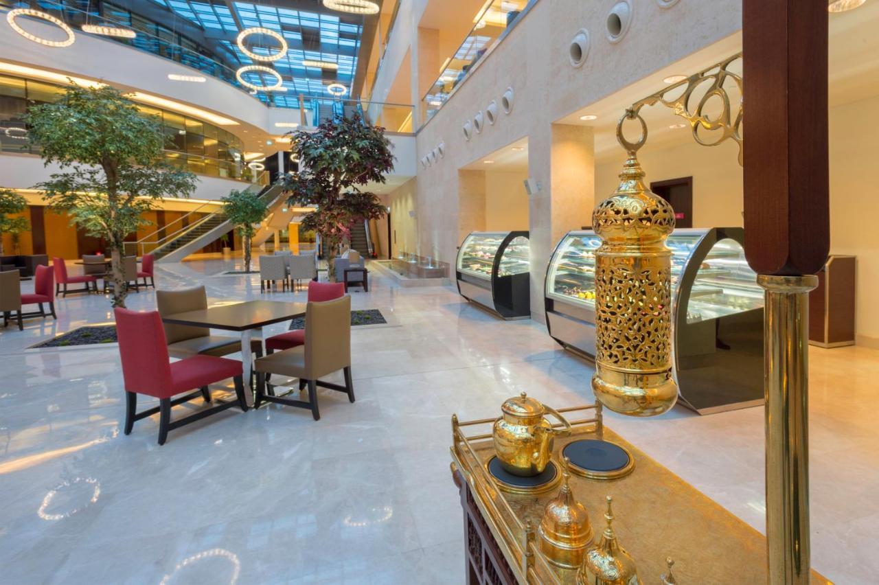 Crowne Plaza Riyadh - Rdc Hotel & Convention By Ihg Extérieur photo The lobby of the hotel