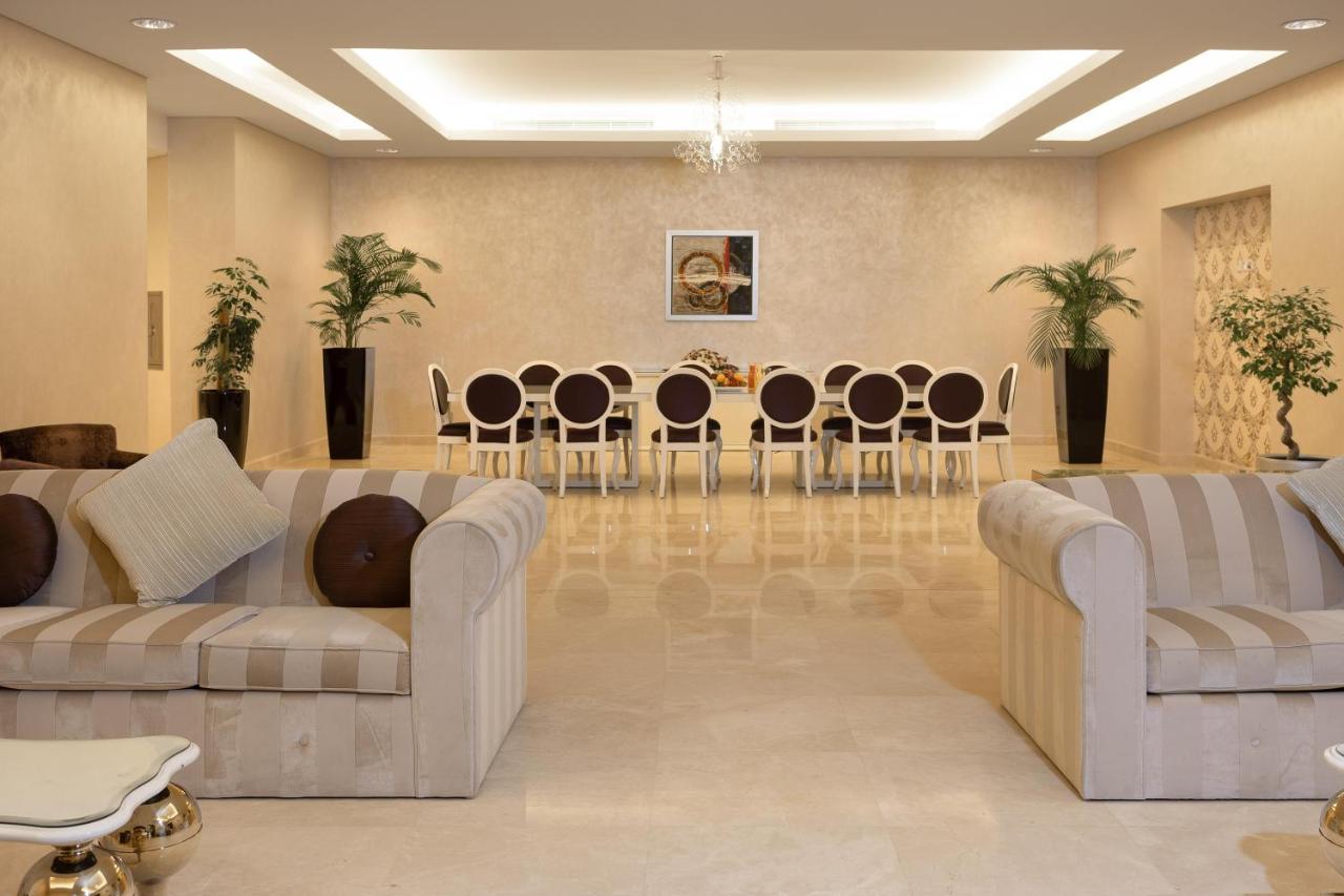Crowne Plaza Riyadh - Rdc Hotel & Convention By Ihg Extérieur photo The interior of the hotel