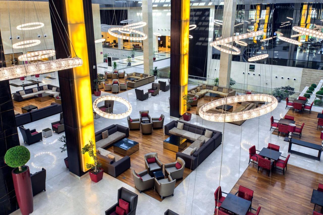 Crowne Plaza Riyadh - Rdc Hotel & Convention By Ihg Extérieur photo The lobby of the hotel