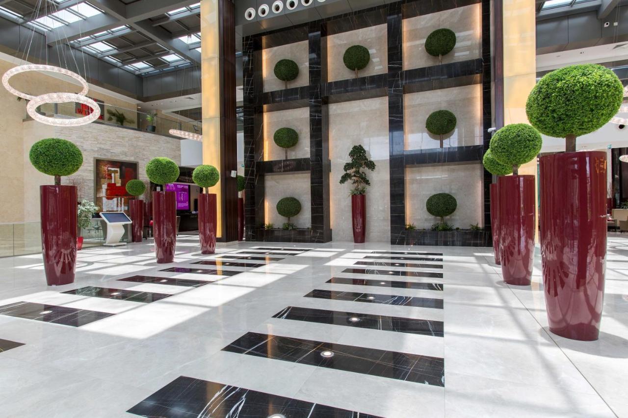 Crowne Plaza Riyadh - Rdc Hotel & Convention By Ihg Extérieur photo Interior of the hotel