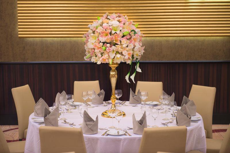 Crowne Plaza Riyadh - Rdc Hotel & Convention By Ihg Extérieur photo A table set for a formal dinner